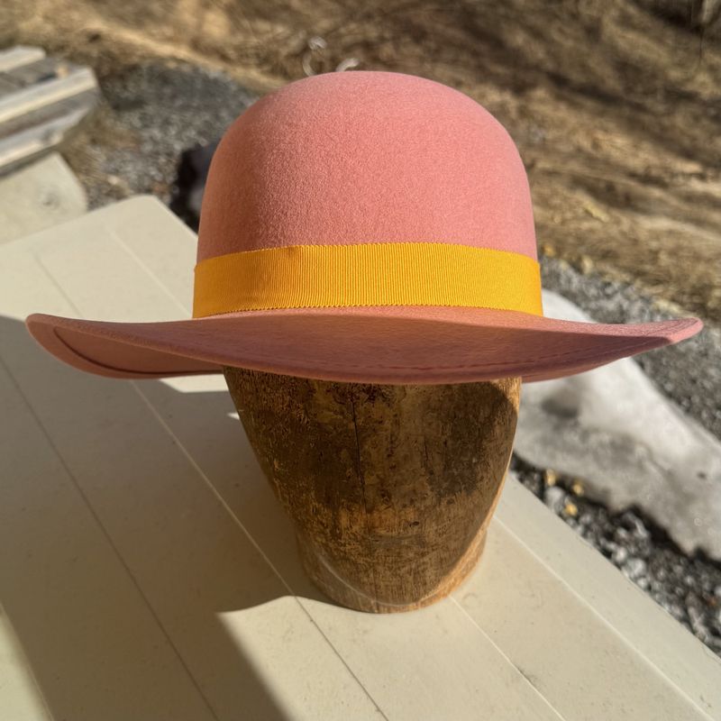 Rund pull hatt rosa